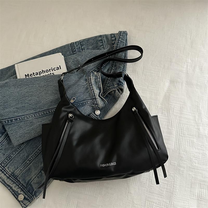 Large Capacity Underarm Bag Women's New Fashion Messenger Women's Bag Texture Fashionable Commuter Shoulder Tote Bag Tide