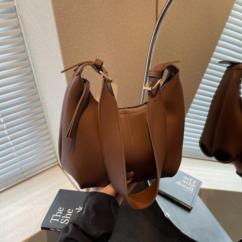 Niche simple retro shoulder bag women's 2025 winter new fashion high-end underarm bag casual dumpling bag