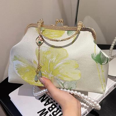 Pearl Flower Messenger Bags for Women Tassel Embroidery Silk Shoulder Bags Chinese Style Clip Shell Evening Designer Luxury Brand