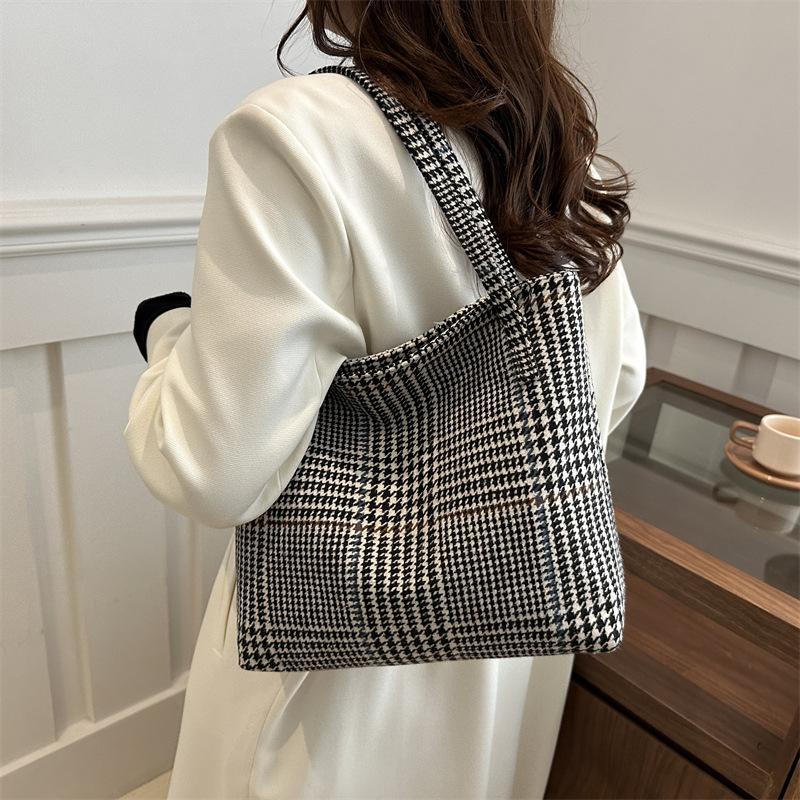 Spring Woolen New Plaid 225 New Trendy Casual Large Capacity Underarm Shoulder Tote Bag
