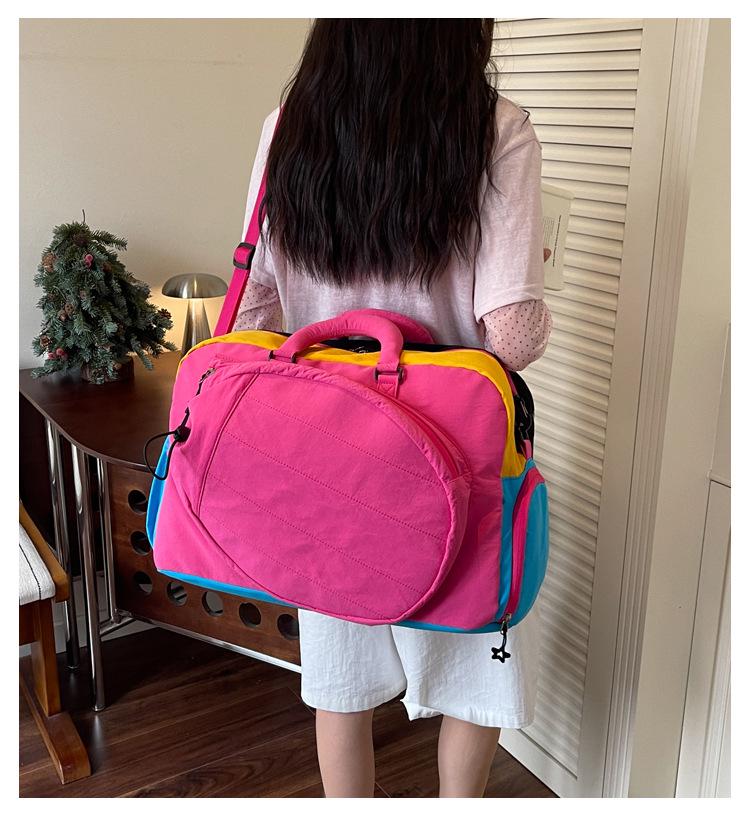 Large Capacity Wet-Dry Fitness Bag with Mesh Badminton Racket Storage - Color Block Design, Outdoor Sports Crossbody Bag