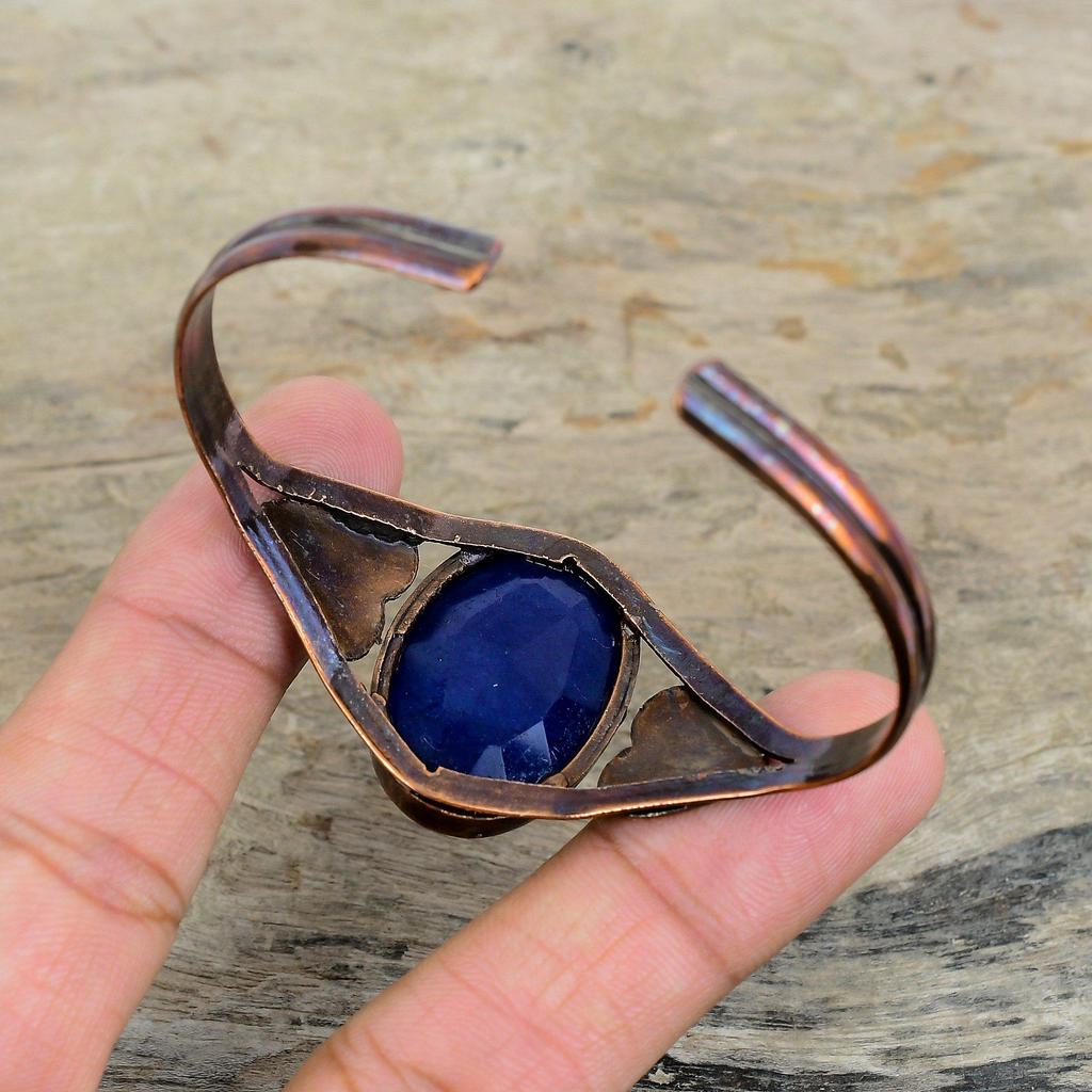 Facettierter blauer Saphir Armreif Edelstein Manschettenarmband Elektrogeformter Kupferarmreif Handgefertigt Verstellbarer Armreif Kupferschmuck Jubiläumsgeschenke