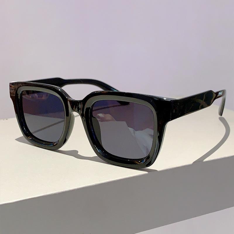 Luxury Brand Designer Classic Vintage Square Sunglasses Women For Men Olive Green Sun Glasses Trend Punk Popular Travel Shades