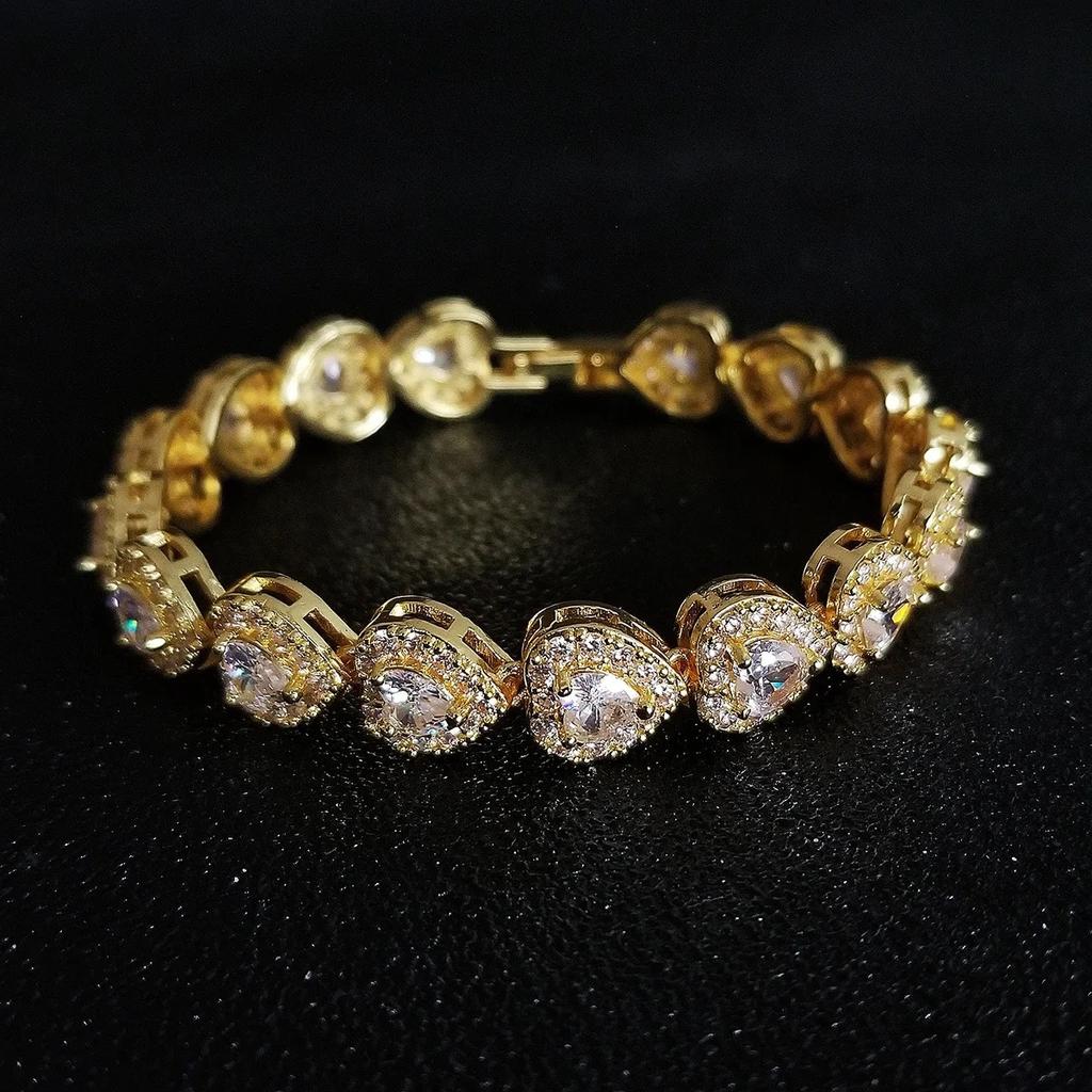 Classic heart-shaped bracelet, simple and fashionable, exquisite bracelet