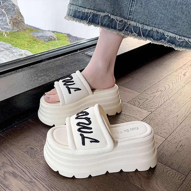 2025 summer new Velcro muffin thick bottom heightened one-word slippers women wear casual vacation cool slippers tide