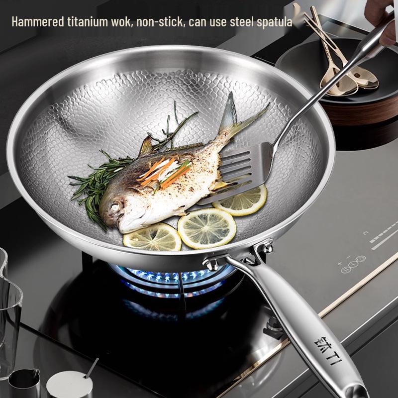 German Fish Scale Hammered Pure Titanium Wok - Uncoated Non-Stick Stir-Fry Pan for Induction Cookers.