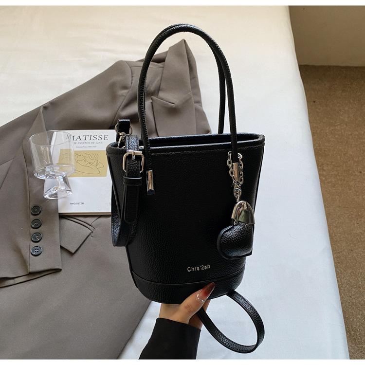 Portable High-end Trendy Bucket Bag Fashionable Shoulder Bag Spring New Simple Messenger Bag