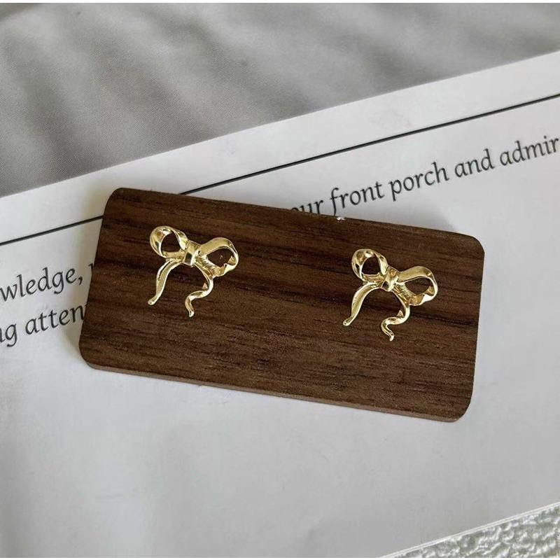 Gold Ring Earrings Women's Ear Buckles Light Luxury High-end Earrings Autumn and Winter Ring Earrings