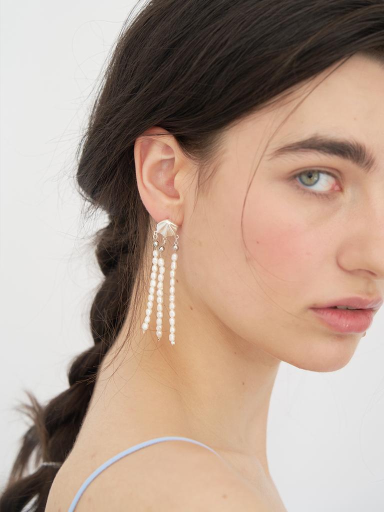 Still Instant Sea Veil Pearl Drop Earring