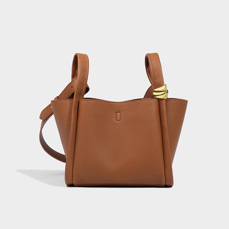 

Red portable bride wedding bucket woman 2024 new vegetable basket niche large capacity shoulder messenger bag