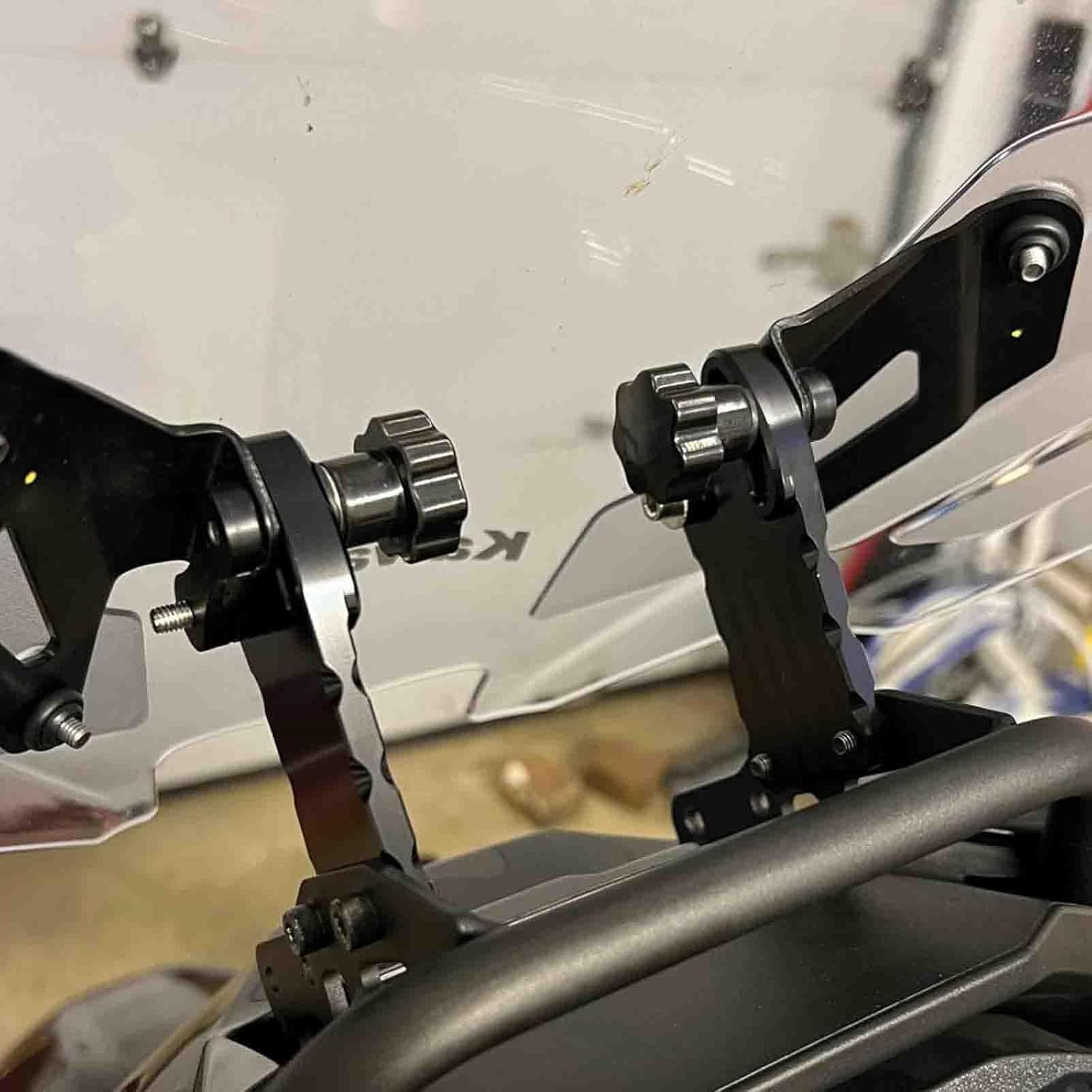 Регулируемые стойки ветрового стекла CNC Замена для Kawasaki KLR650 KLR 650 2022 2023 2024 2025 Мотоцикл Регулируемые стойки ветрового стекла Крепление ветрового стекла