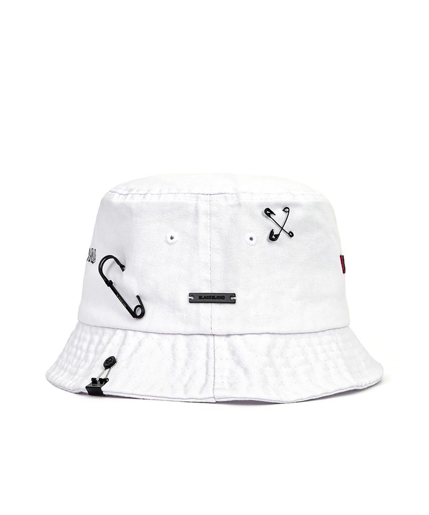 BLACKBLOND Bibbidi Disorder Patch Bucket Hat (White)