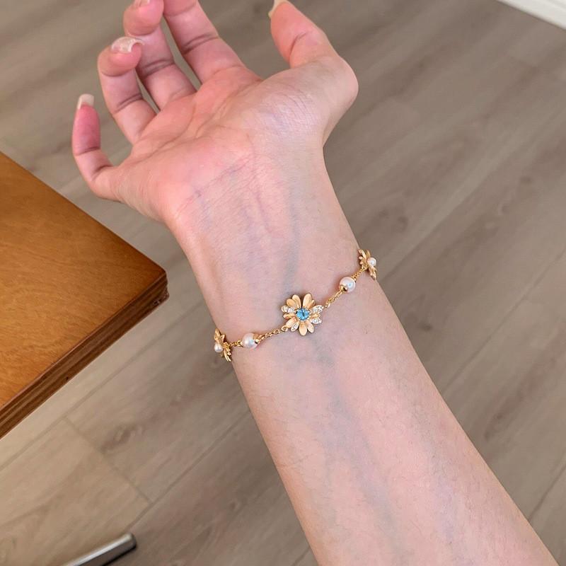Floral Gold Plated Jewelry Bracelet With Zirconia For Women Gift Collection