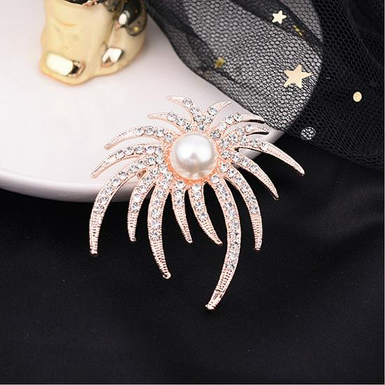 Elegant Luxury Brooch: Versatile and Exquisite Pin for Suit Jackets - Japanese and Korean Inspired Design