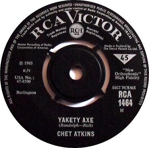 

7inch Record CHET ATKINS Yakety Axe Letter Edged In Black RCA1464 RCA Victor 1965 UK CountryFolk Used