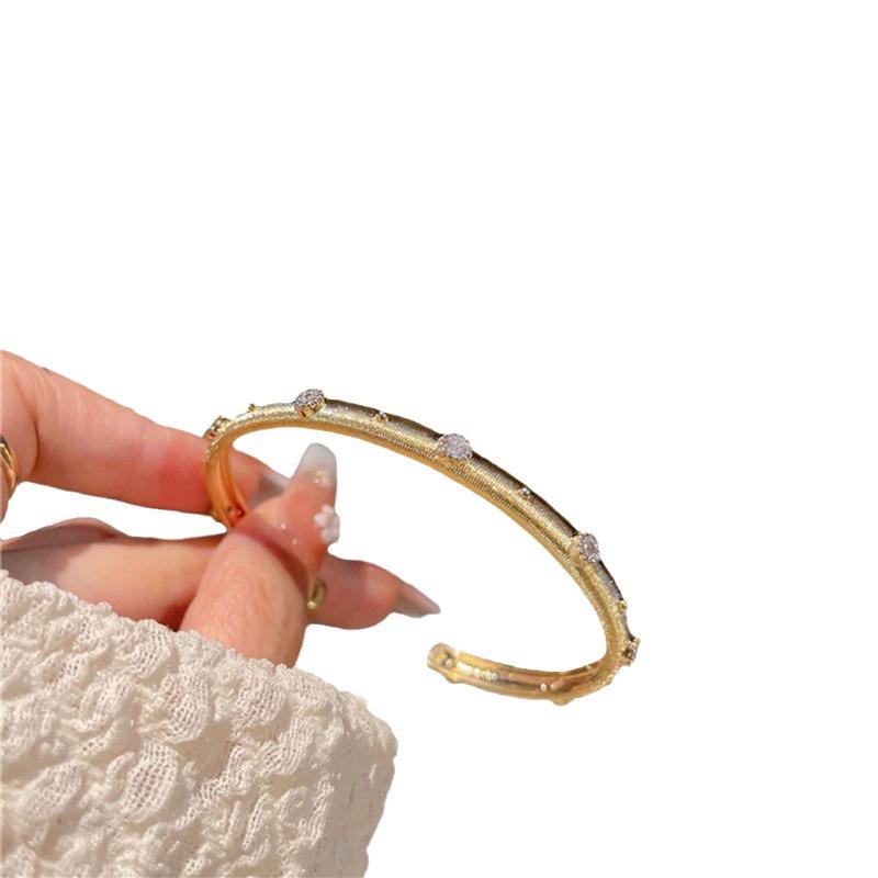 Circular Shape Thread Bracelet Women Jewelry Elegant Decorations Ornament Gift