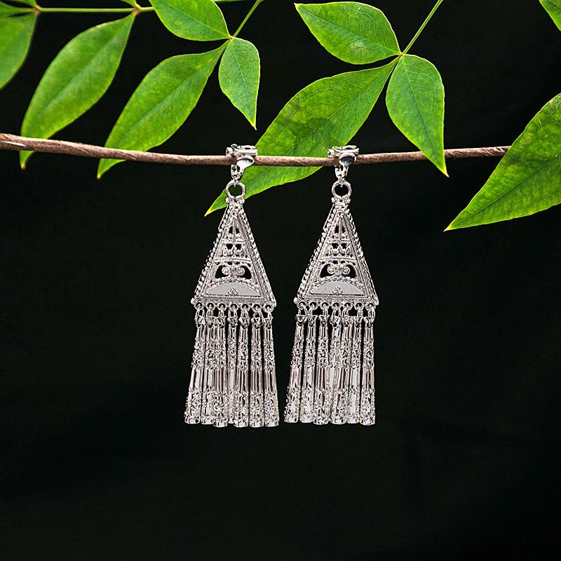 Ethnic Miao Silver Tassel Ear Clip - No-Piercing Retro Metal Earring for Women