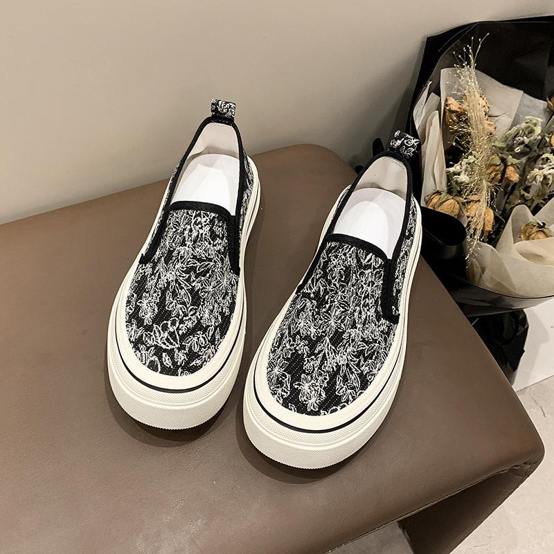 

Женские парусиновые туфли на одной педали, весенние туфли на толстой подошве, новые туфли рыбака, ленивые универсальные вышитые тканевые туфли 40