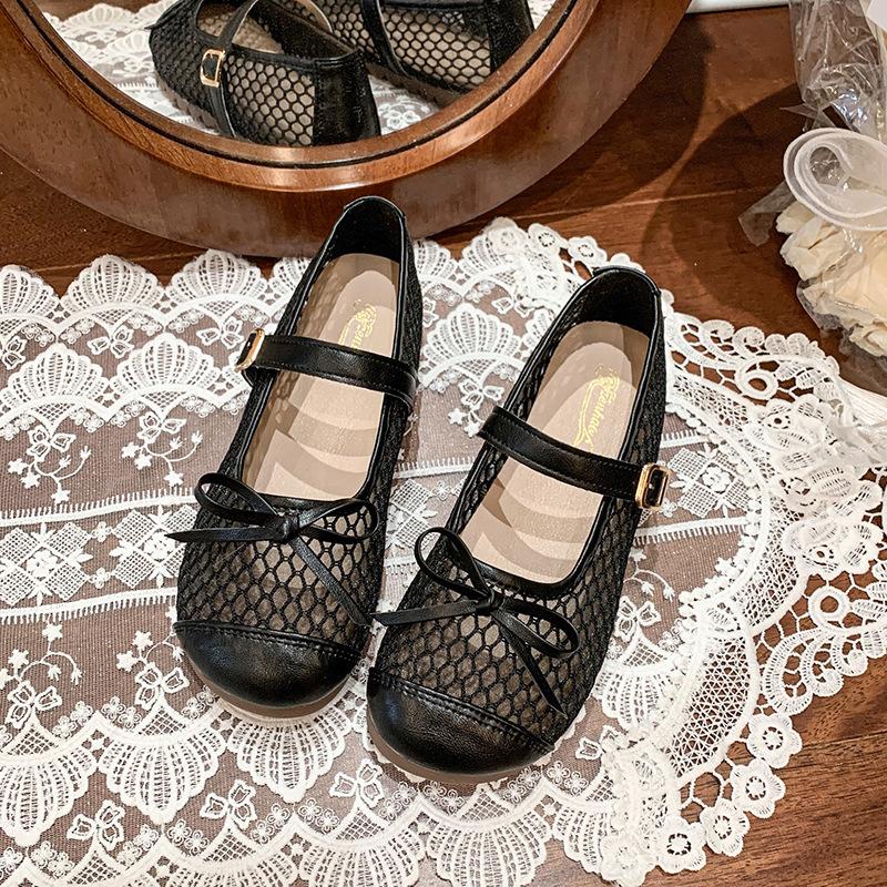 Soft-soled Mesh Yarn Breathable French Square Head Hollow Woven Single Shoes Women's 2025 New Summer Square Head Flat Bottom One-word Buckle
