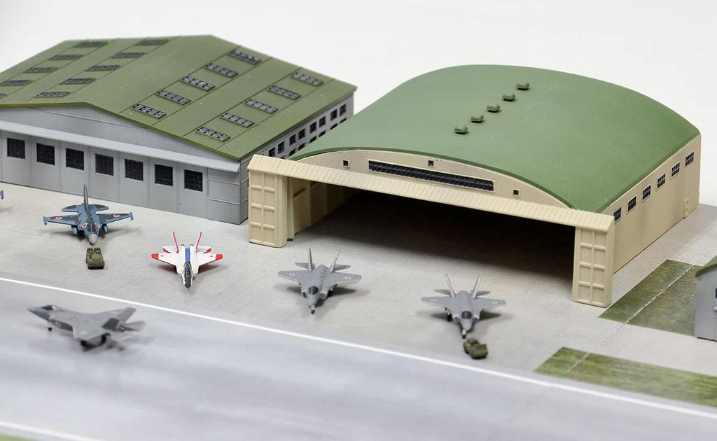 PIT-ROAD 1/700 Japan Air Self-Defense Force Base 2 Diorama Set with Paper Base (SPS16)