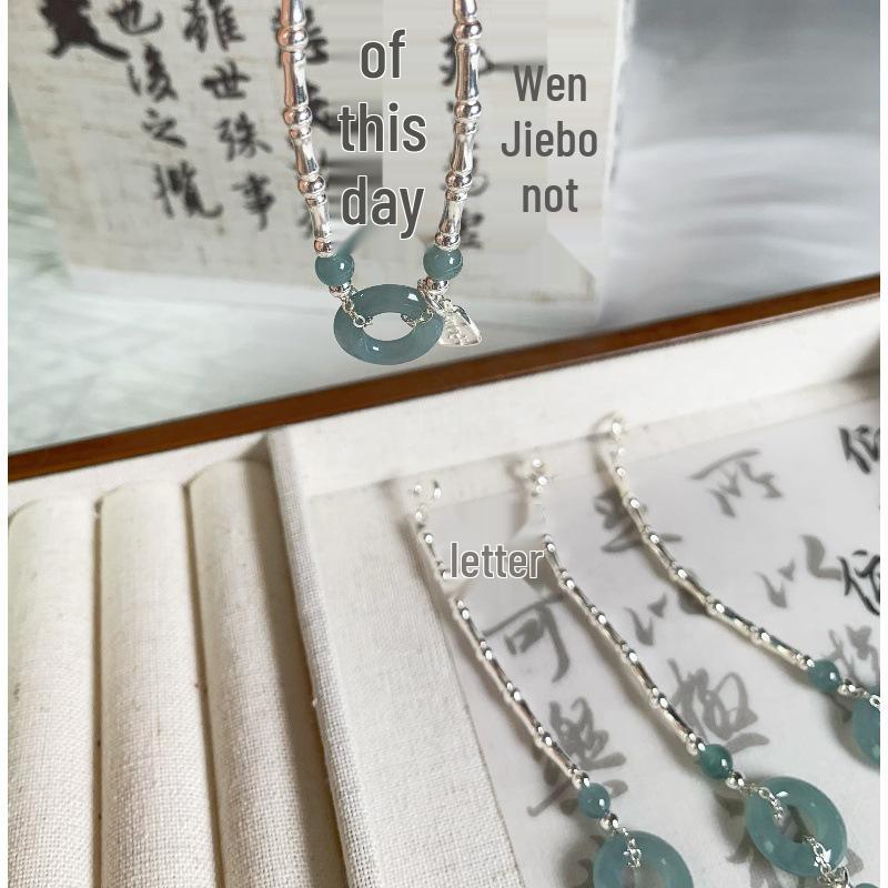 Pulsera Exquisita de Jade Hetian 2024 con Cierre de Seguridad de Plata Triturada - Estilo Caliente de Lujo Ligero para Mujer