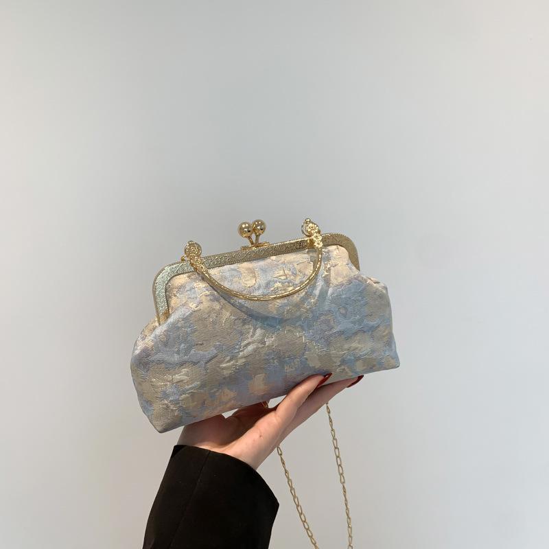 French Retro and Fashionable Embroidered Handbag New Niche Fashion Small Square Bag Casual Crossbody Bag