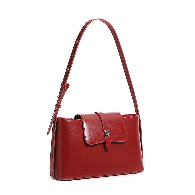 This Genuine Leather Niche Design Commuting Fashion Simple and Elegant Versatile Shoulder and Armpit Bag