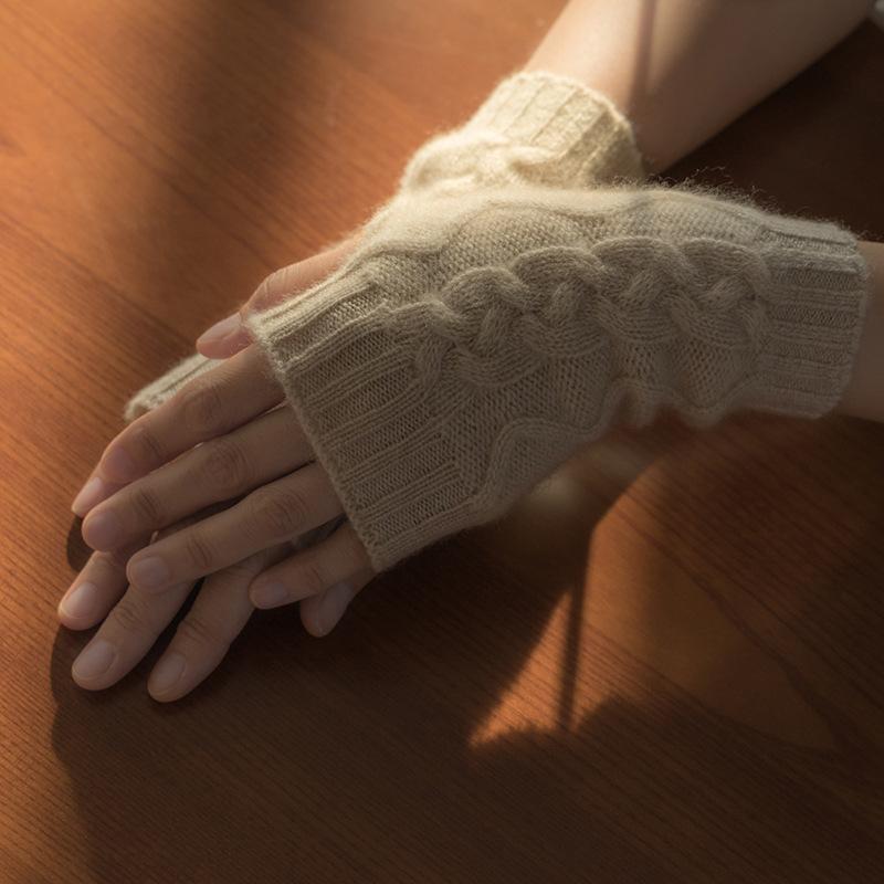 Cashmere Autumn and Winter New Women's Half-finger Twist Gloves To Protect Against Cold and Warm Arms Fashionable Soft Waxy Gloves