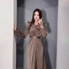 Elegantes Retro V-Ausschnitt Altersmilderndes Blasenärmel Langes Schnür Taille Langarm Kleid