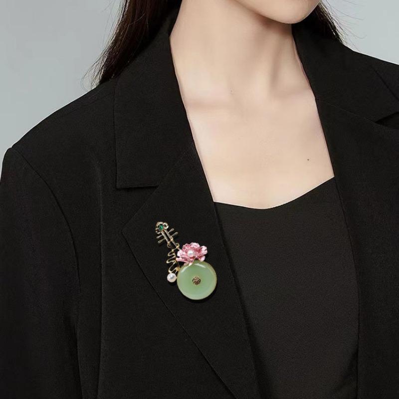 Peony Pipa Brooch, High-end Feminine Charm, Pearl Jade Corsage, Ancient-style Creative Brooch