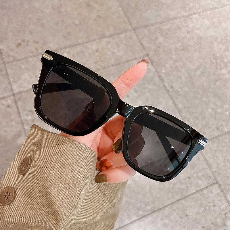 Korean Stylish Sunglasses Men Women New Square Shape Uv Protection Women’S Sunglasses High Quality Travelling Sunglass