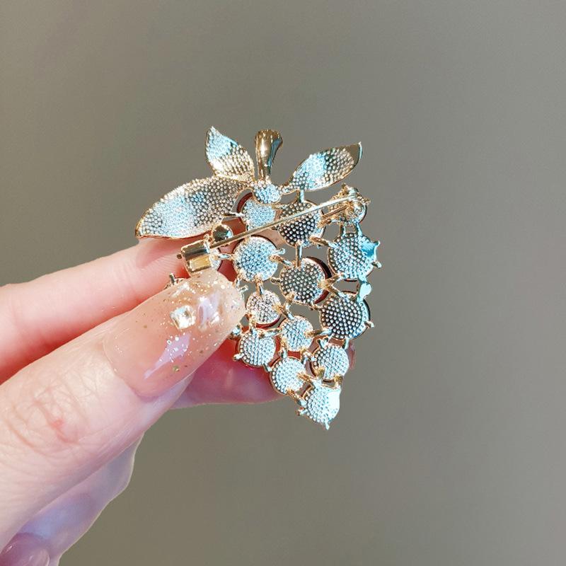 Elegant Purple Grape Brooch: High-End Women's Jacket Pin and Corsage Accessory