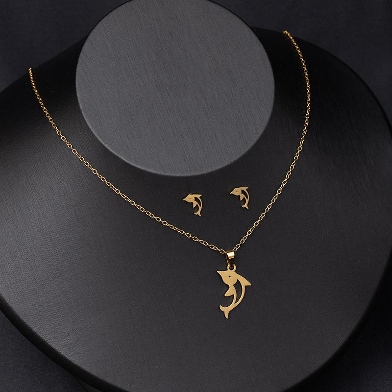 Fashion Hollow Love Glossy Necklace Earrings Set Women'S Niche Design Heart Pendant Earrings Necklace