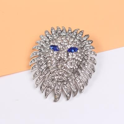 Spilla con testa di leone in cristallo pieno di strass, spilla dominante, accessori per corpetto