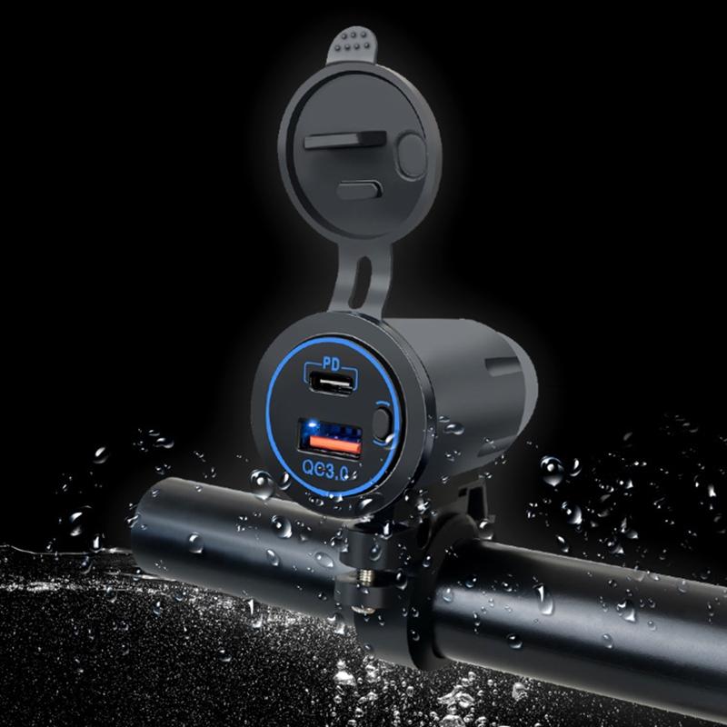 PD QC3.0 Doppel-USB-Ladebuchse Steckdose Netzteil mit wasserdichter staubdichter Abdeckung für 12/24V Auto Motorrad Boot ATV