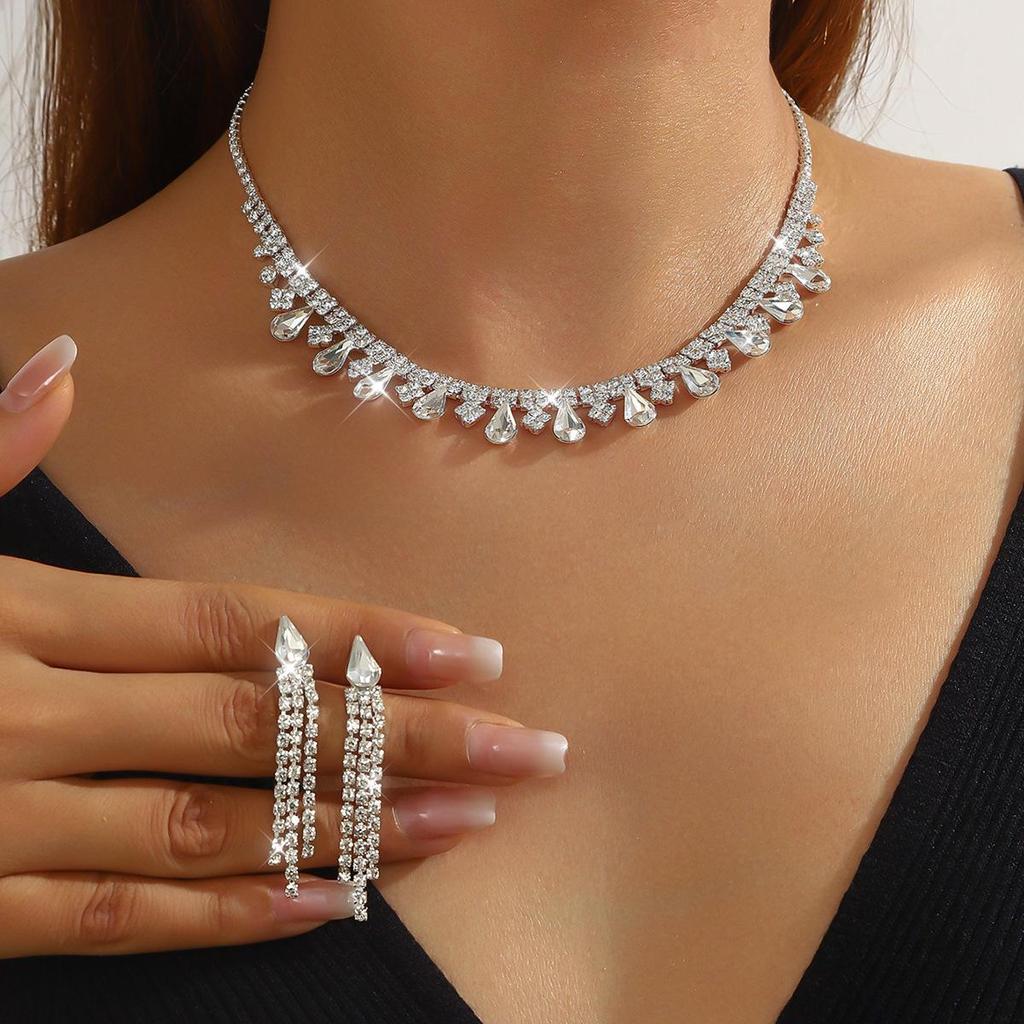 Elegant Crystal Necklace & Earrings Set for Weddings and Banquets