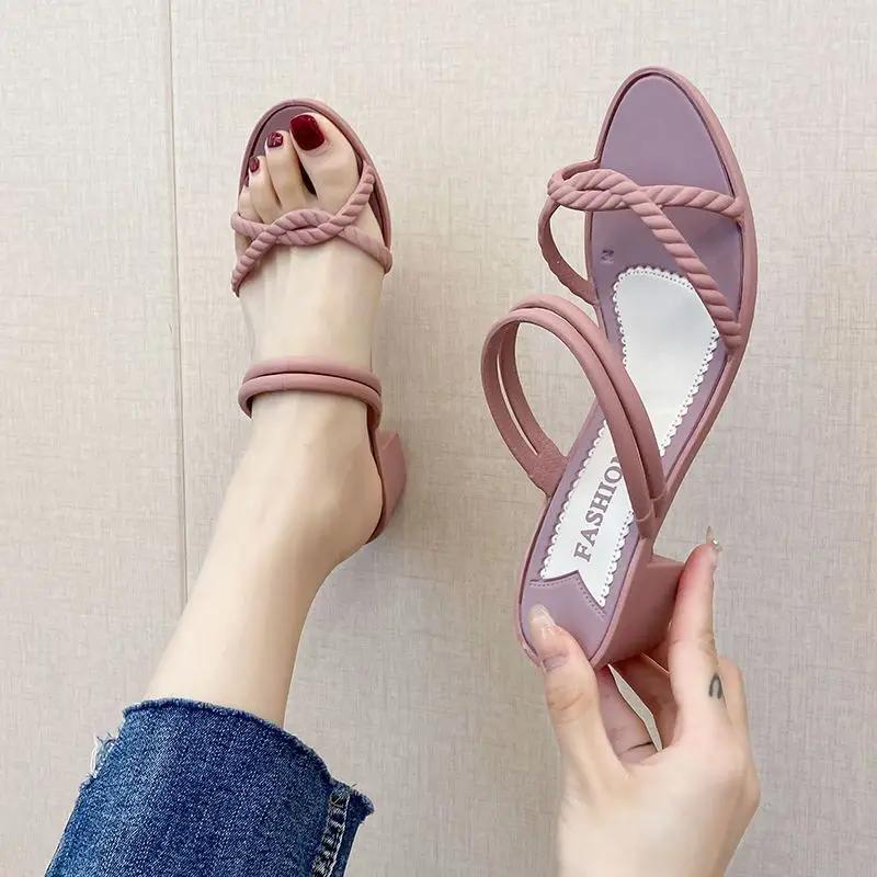 Fashion With Heel On Beach Shoes Designer Luxury Elegant Women's Slippers and Ladies Sandals Fashionable Non Slip Slides Wholesale Vip