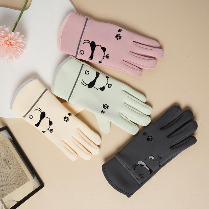 Children's Waterproof Winter Gloves with Velvet Lining for Cycling Sports, Ages 7-12, Boys and Girls, Full Finger Cartoon Design.