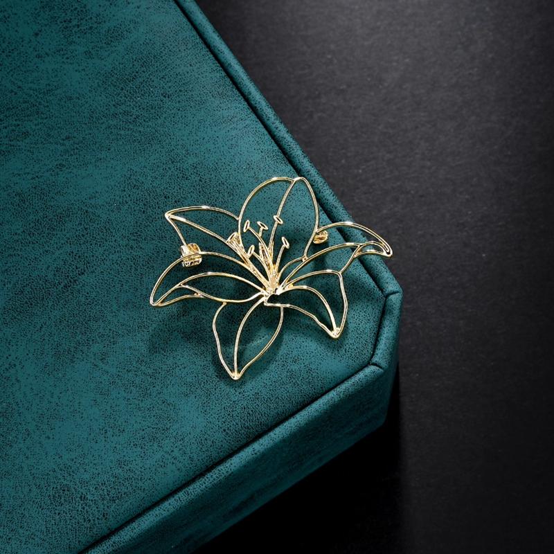 Fashion Hollow Metal Rose Brooch Women Collar Brooch Elegant Temperament Pin Jewelry