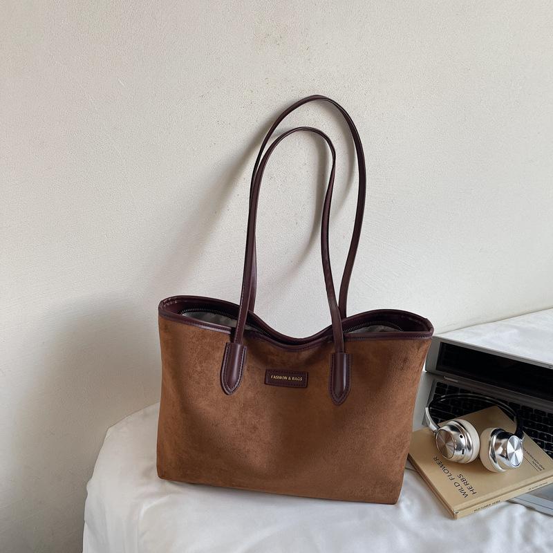 Large Capacity Suede Bag Women's Autumn and Winter 2025 New Versatile Shoulder Bag Casual Work Commuter Tote Bag