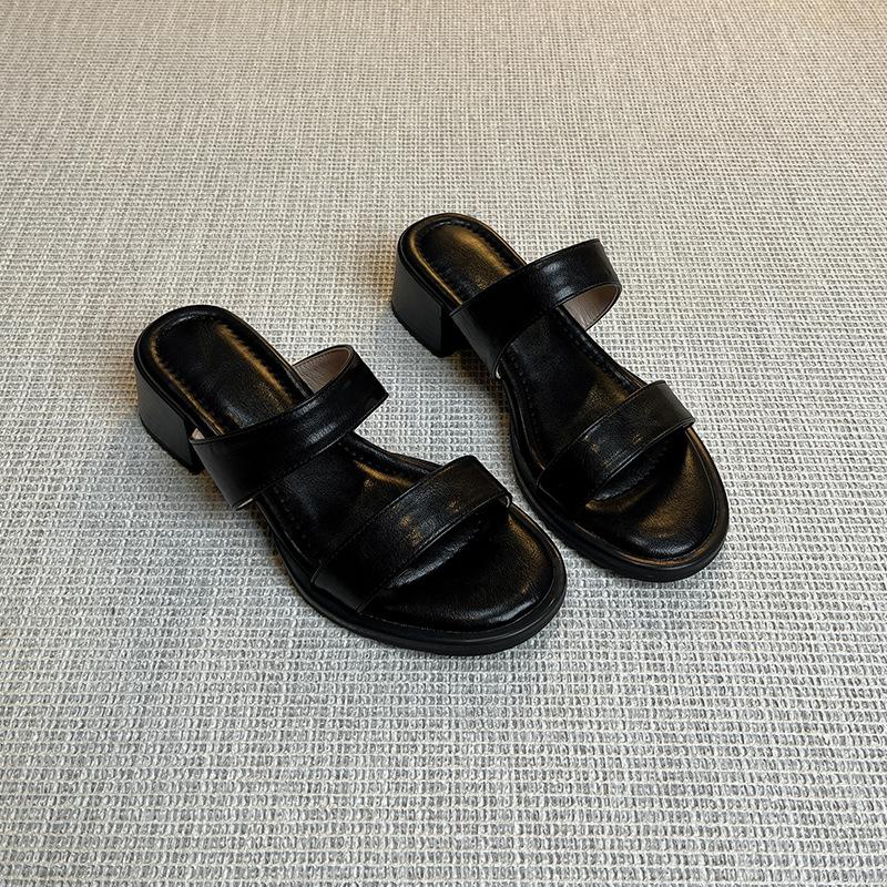 Retro elegant style one-word cool slippers summer new mid-heel wear sandals open-toed thick-heeled slippers beach shoes