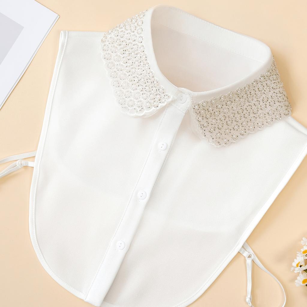 1 stk dame rutete volangkrave med perlebesatt dukkekrage, blonder og blomsterdekorasjoner, egnet for å matche med