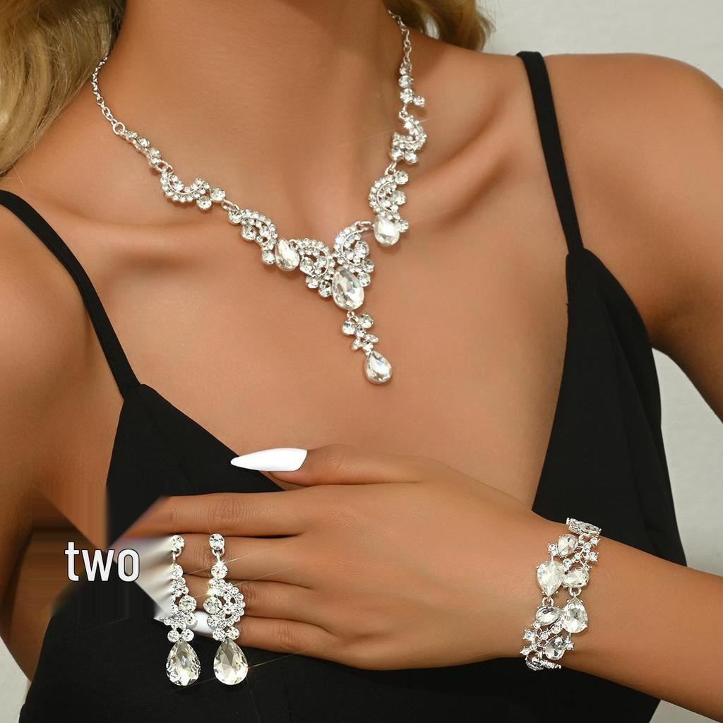 European & American Bridal Necklace Set: Rhinestone Jewelry for Wedding & Evening Dress Photography