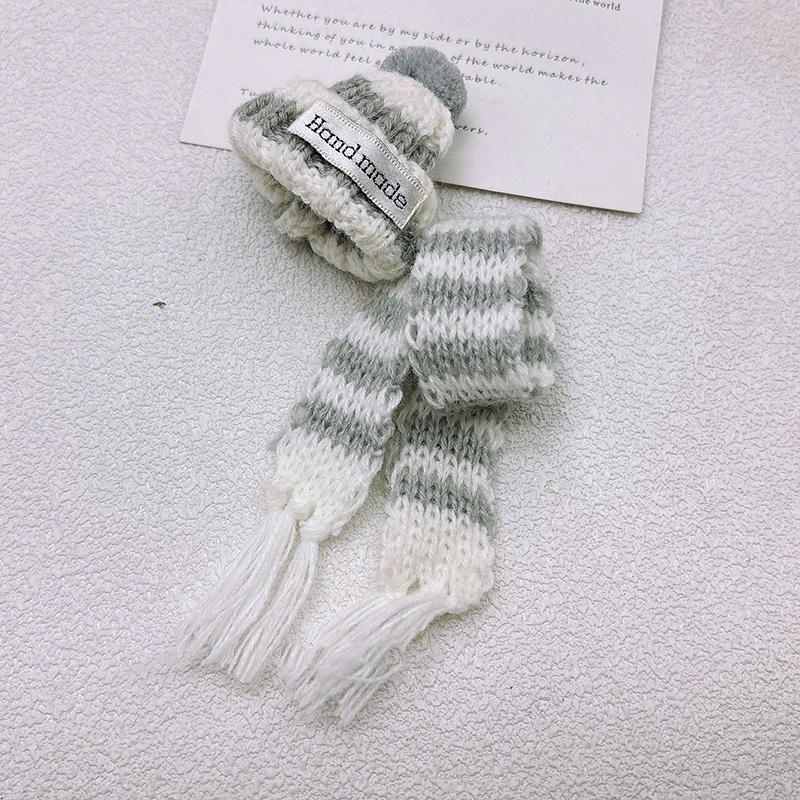 1Set Dollhouse Mini Christmas Hats Scarves Fashion Knitted Hat Cap With Hairball Dollhouse Christmas Decoration Doll Accessories