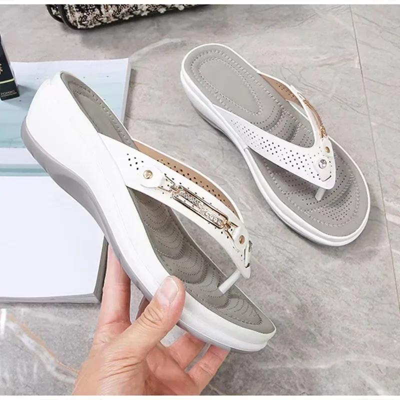 Fashion 2025 Women's Slippers Summer New Fashion Metal Button Slides Shoes Wedge Beach Sandals Women Outside Platform Leisure Flip Flops