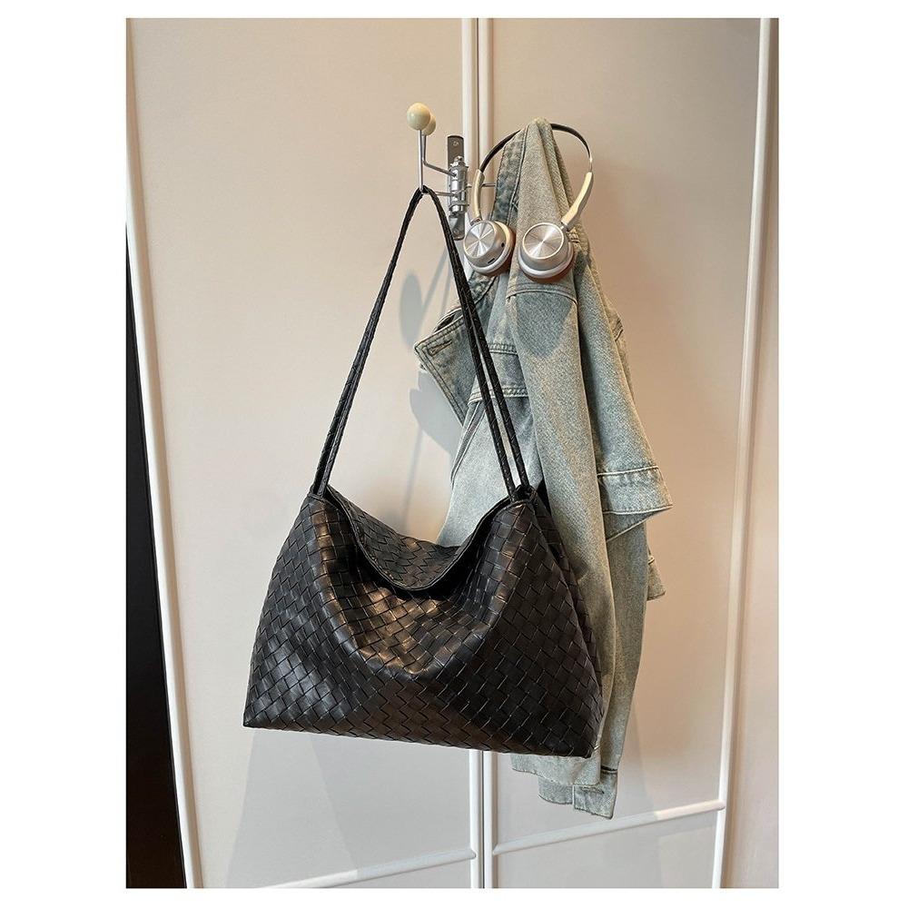 Lightweight Large Capacity Faux Leather Multipurpose Storage Bag for Daily Use