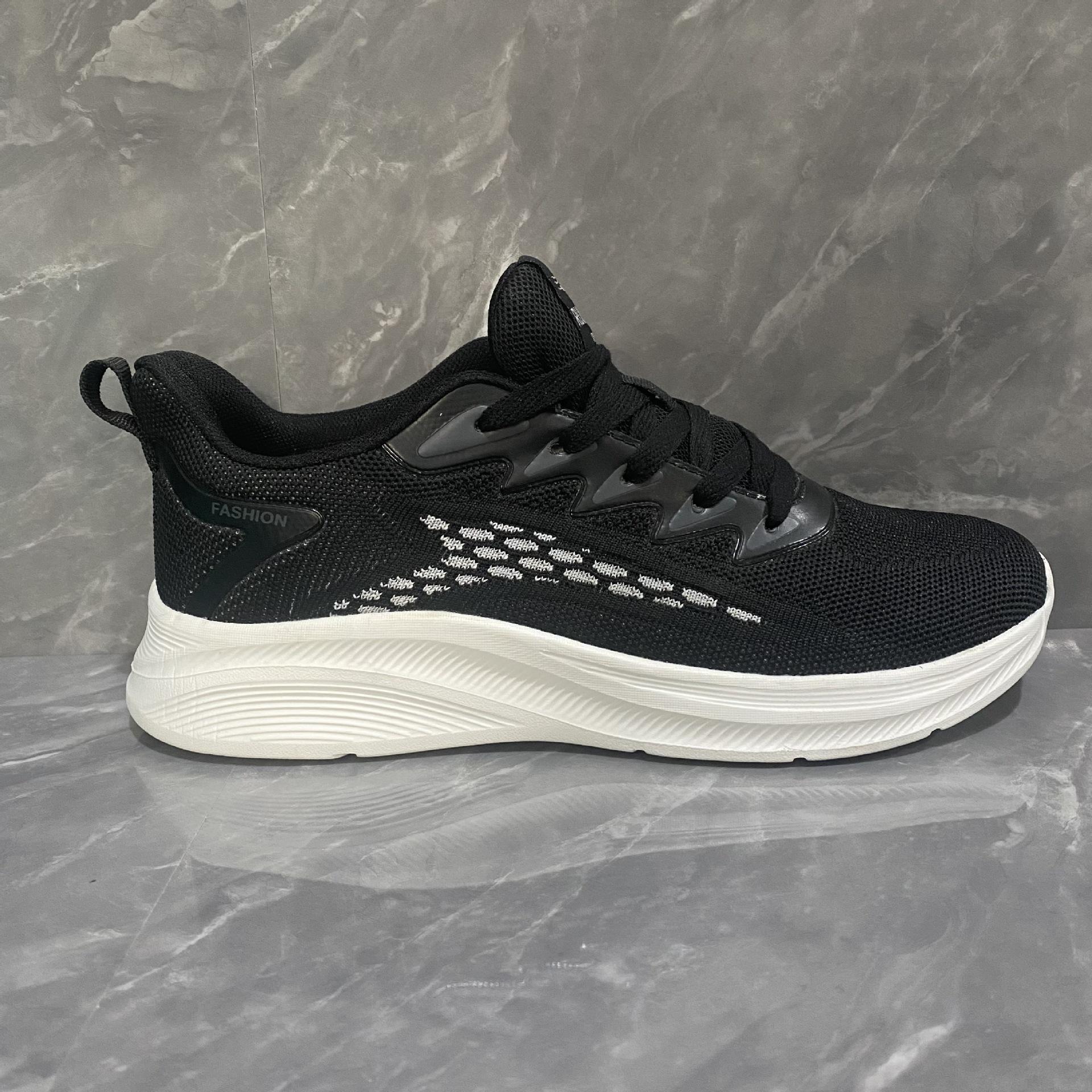 

Shoes men s spring new running leisure trend travel men s shoes versatile breathable mesh sneakers 39