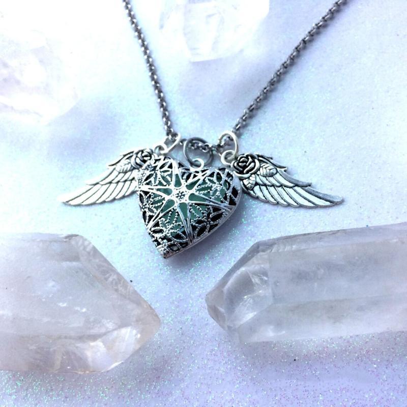 Geometry Silvery Rose Wings Hollow Heart Luminous Stone Pendant Necklace Trendy Versatile Personalized Jewelry Gift
