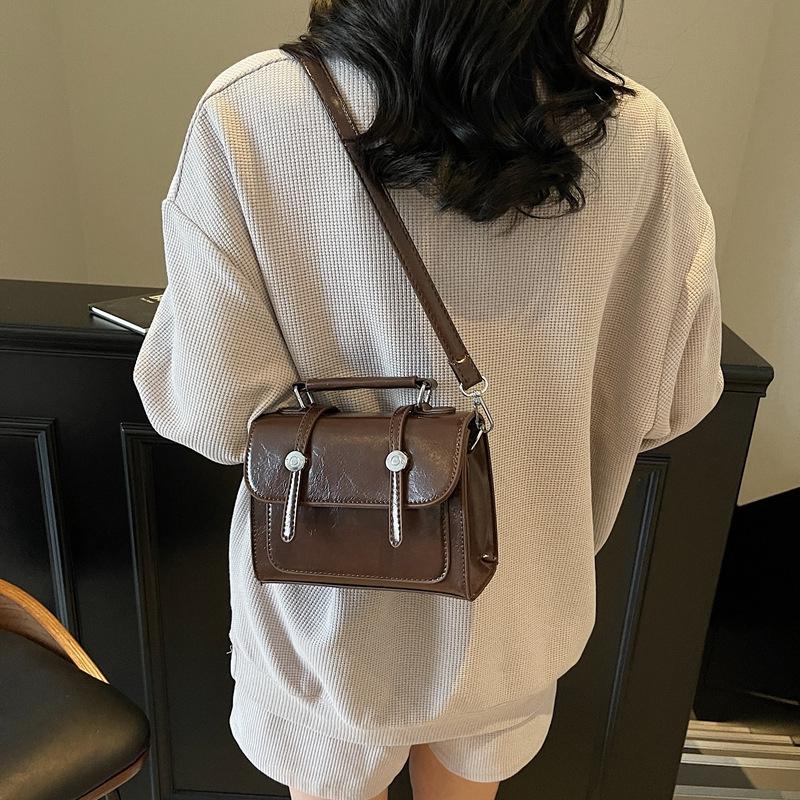 New Retro Niche Commuter Handbag Women's Fashion Versatile Shoulder Bag Solid Color Simple Trend Messenger Bag