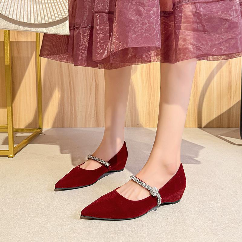 French rhinestone word with Mary Jane shoes women's 2025 new suede pointed head shallow mouth flat shoes inner height increase shoes
